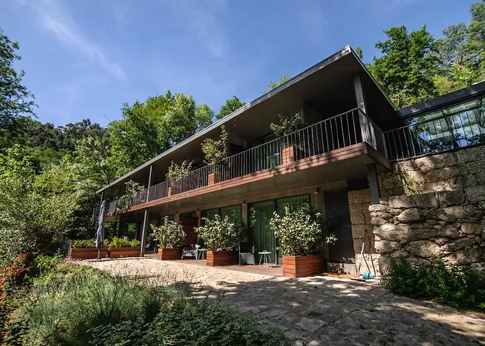 Aldeamento Turístico Quinta Dos Carqueijais 5*